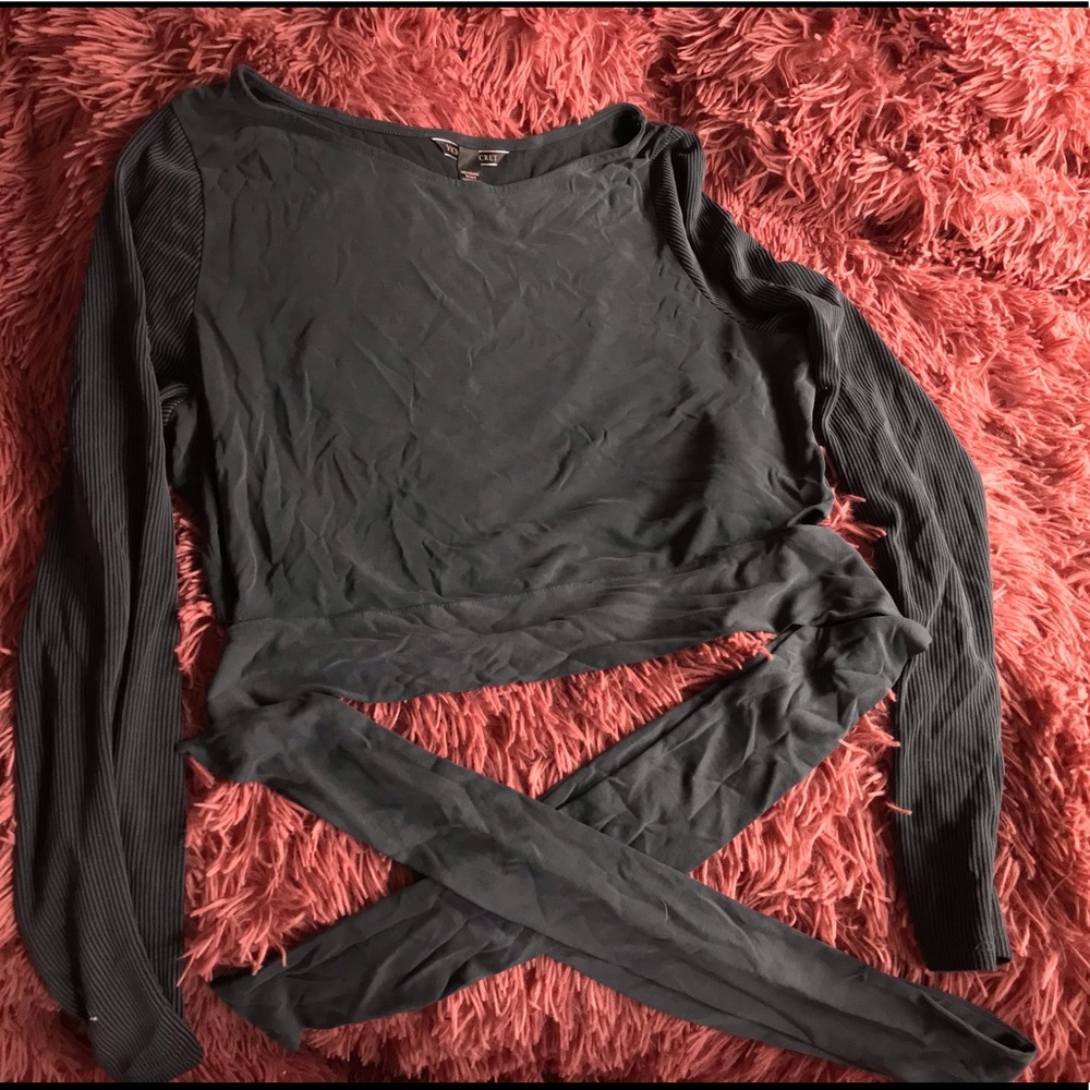 Women’s cropped athletic top